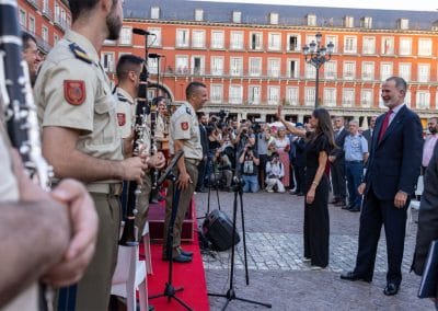 La Unidad de Música de la Guardia Real interpreta la «Obertura Rey Felipe VI» en presencia de los Reyes de España