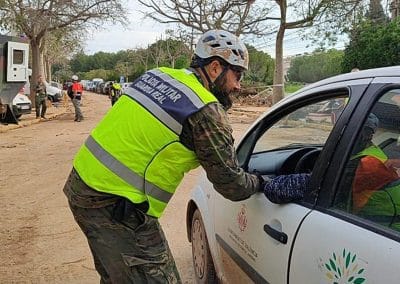 Uno de nuestros guardias reales controlando el acceso a las zonas de trabajo