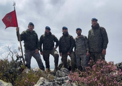Personal del Grupo de Honores en la cima del Pico Rocigalgo