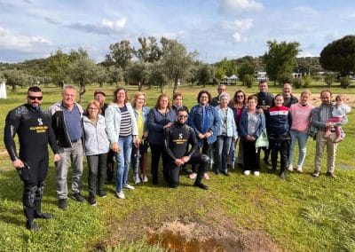 El Grupo de Buceo tras uno de las actividades que han tenido lugar en el Pantano de Cazalegas junto a la población civil