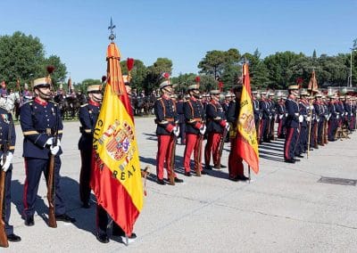 Las dos banderas de España que participaron en la jura de Bandera