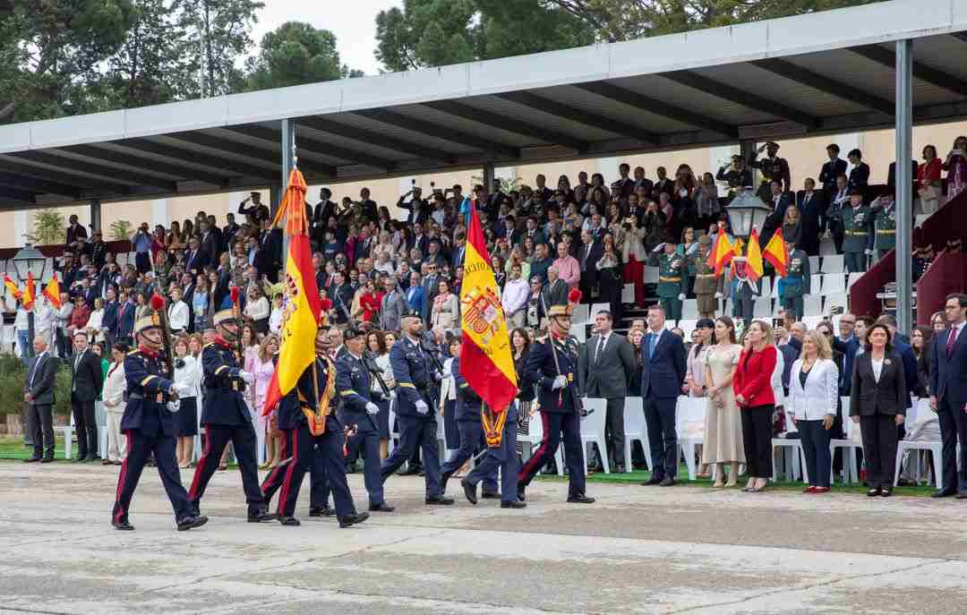 La reina doña Sofía preside en El Pardo una jura de bandera de personal civil
